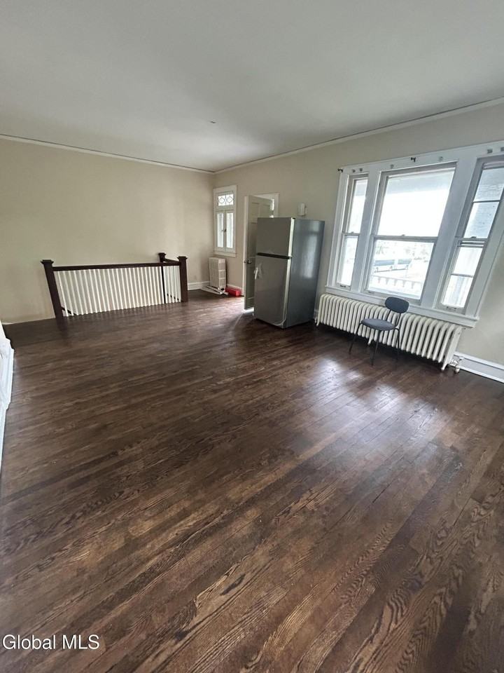 830 Western Ave #2 - Photo 4 of 18