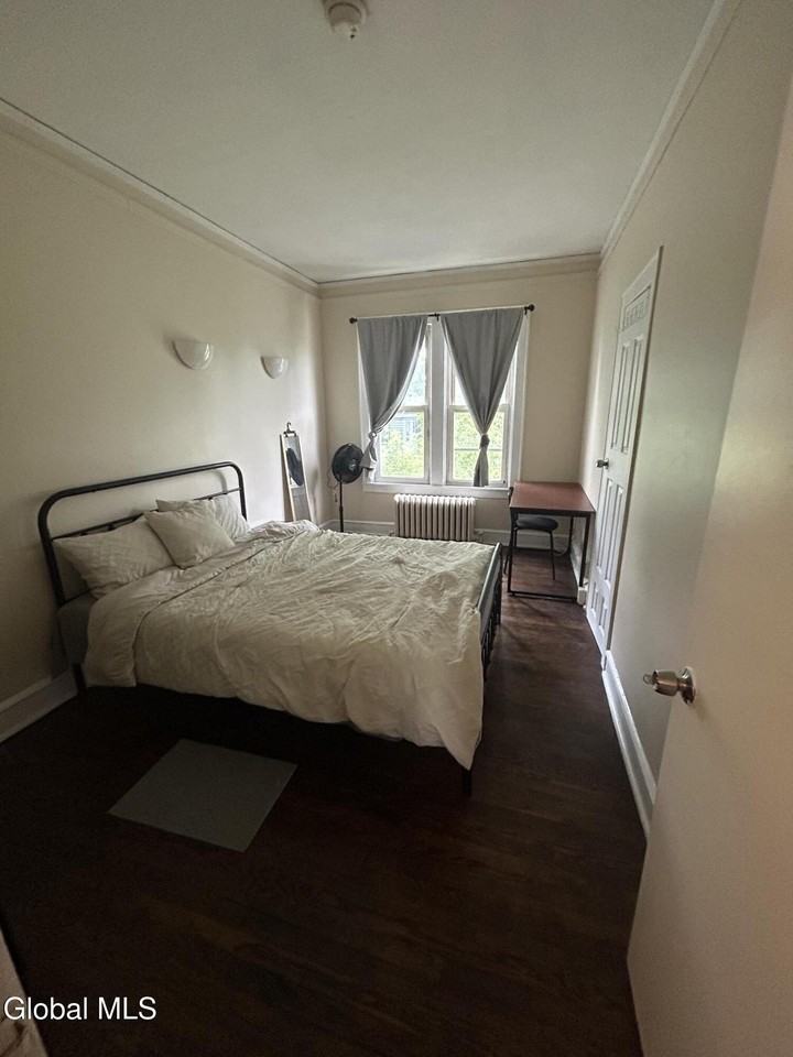 830 Western Ave #2 - Photo 7 of 18