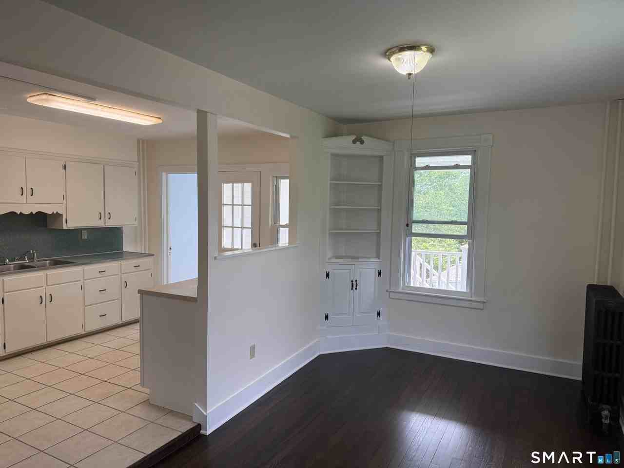 131 Eastern Dr - Photo 3 of 19