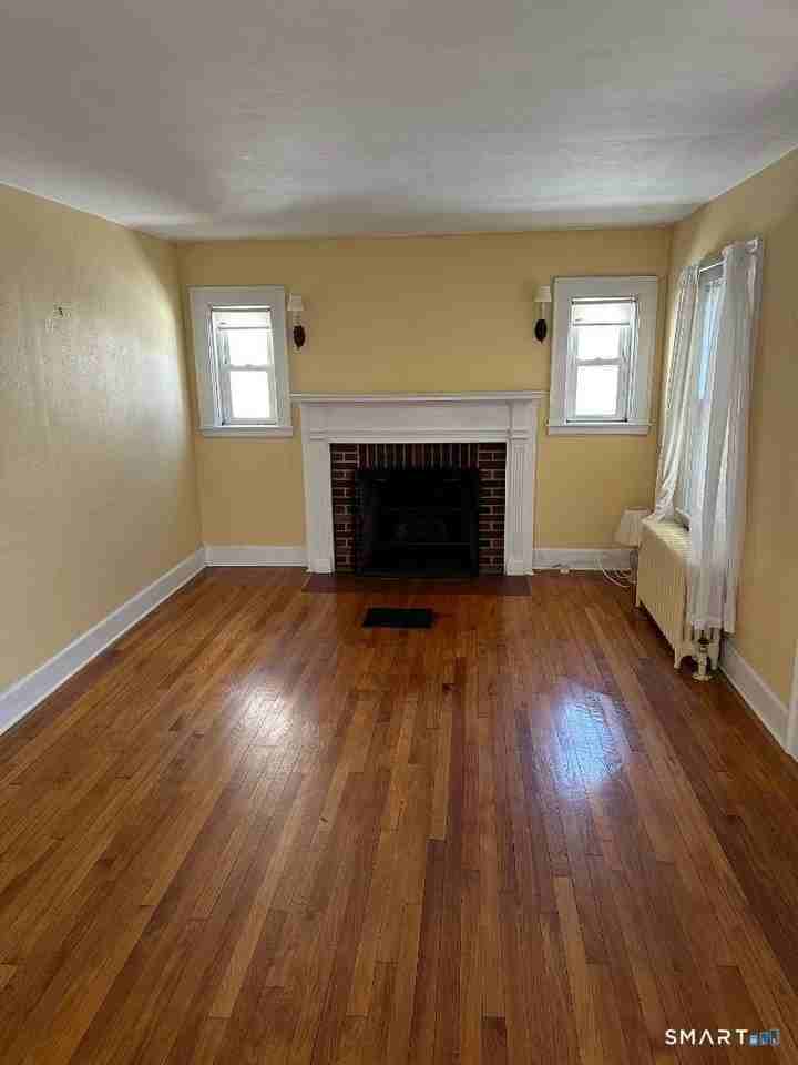 28 Hobbie St - Photo 2 of 14