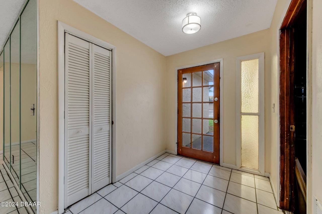 121 Westwood Dr - Photo 4 of 27