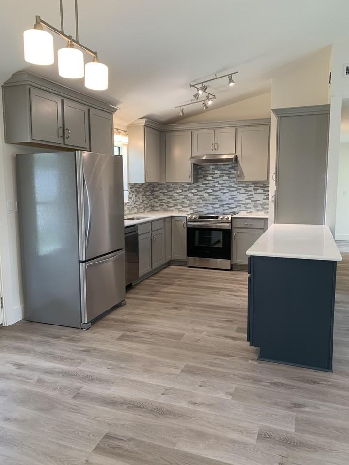 1425 Mixon Dr - Photo 4 of 16