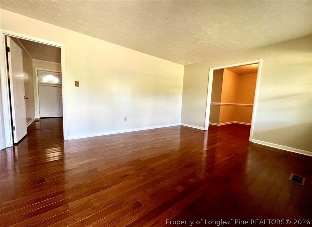 1319 Levy Dr - Photo 4 of 32