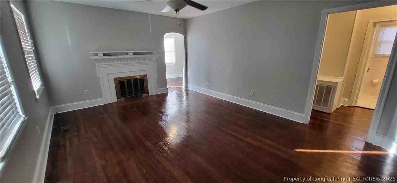 208 W 21st St - Photo 2 of 5