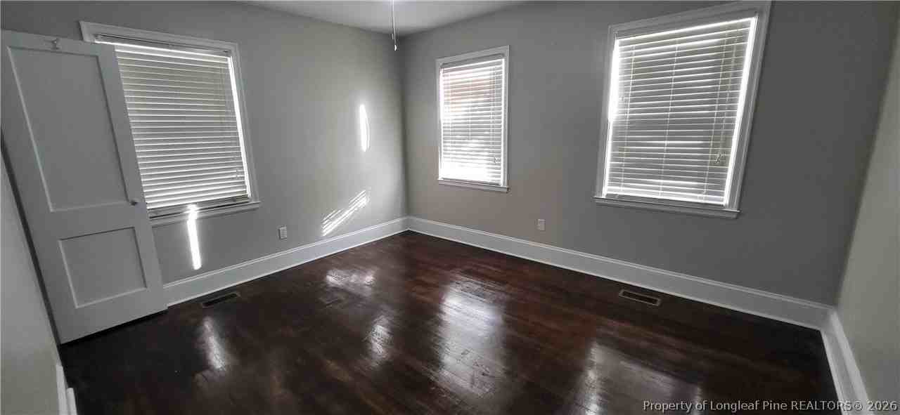 208 W 21st St - Photo 5 of 5