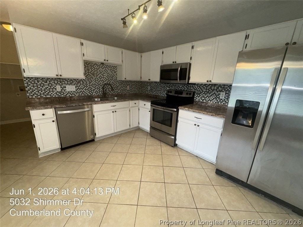 5032 Shimmer Dr - Photo 7 of 23
