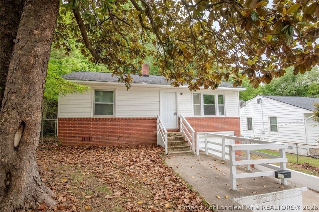 311 Stuart Ave - Photo 4 of 26