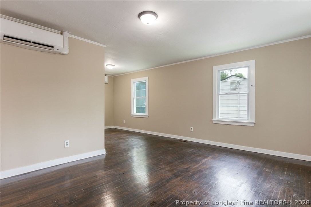 311 Stuart Ave - Photo 5 of 26
