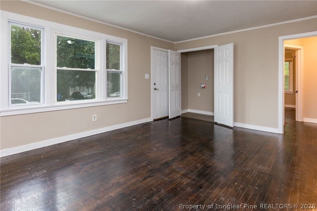 311 Stuart Ave - Photo 7 of 26