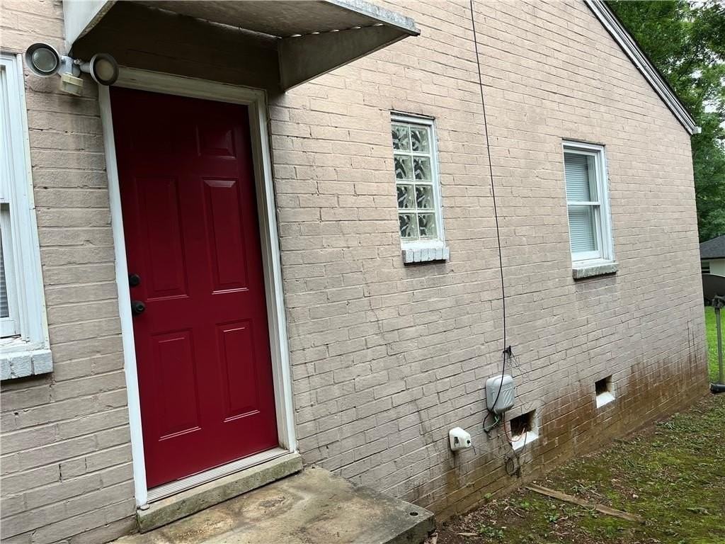 1115 Shelby Pl Se #B - Photo 2 of 34