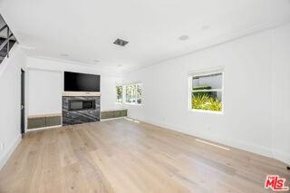 107 S Flores St #1-2 - Photo 5 of 8