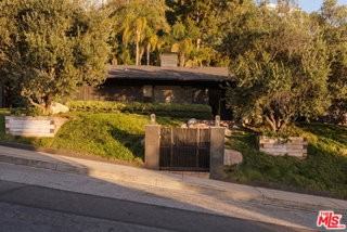 1744 N Doheny Dr - Photo 3 of 8
