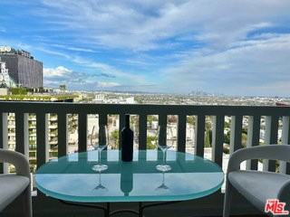 999 N Doheny Dr #1207 - Photo 2 of 8