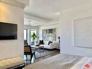 999 N Doheny Dr #1207 - Photo 3 of 8