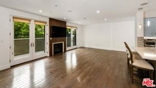 1304 Roxbury Dr #103 - Photo 6 of 8
