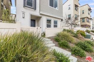 713 Daniel Freeman Cir - Photo 2 of 8