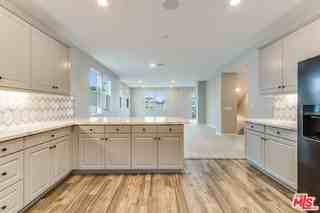 713 Daniel Freeman Cir - Photo 7 of 8