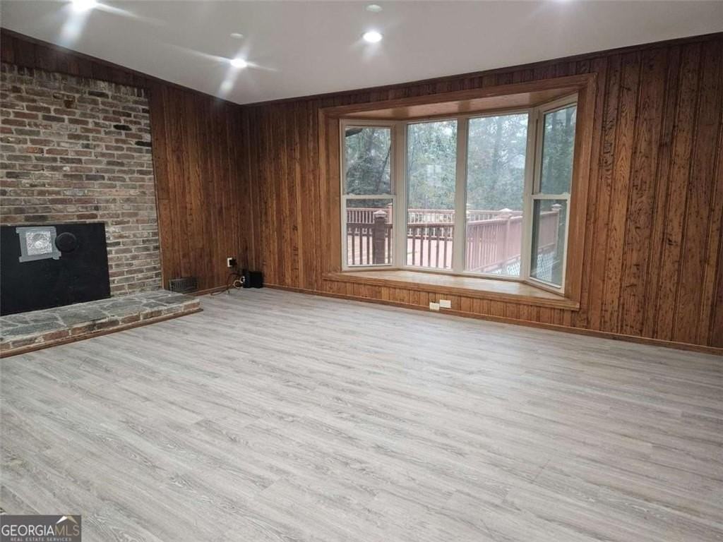 989 Rudolph St - Photo 2 of 13