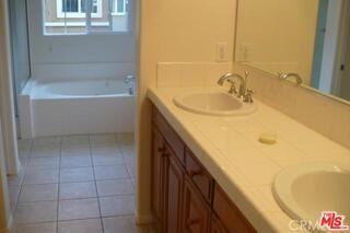 3653 W Medici Ln - Photo 7 of 8