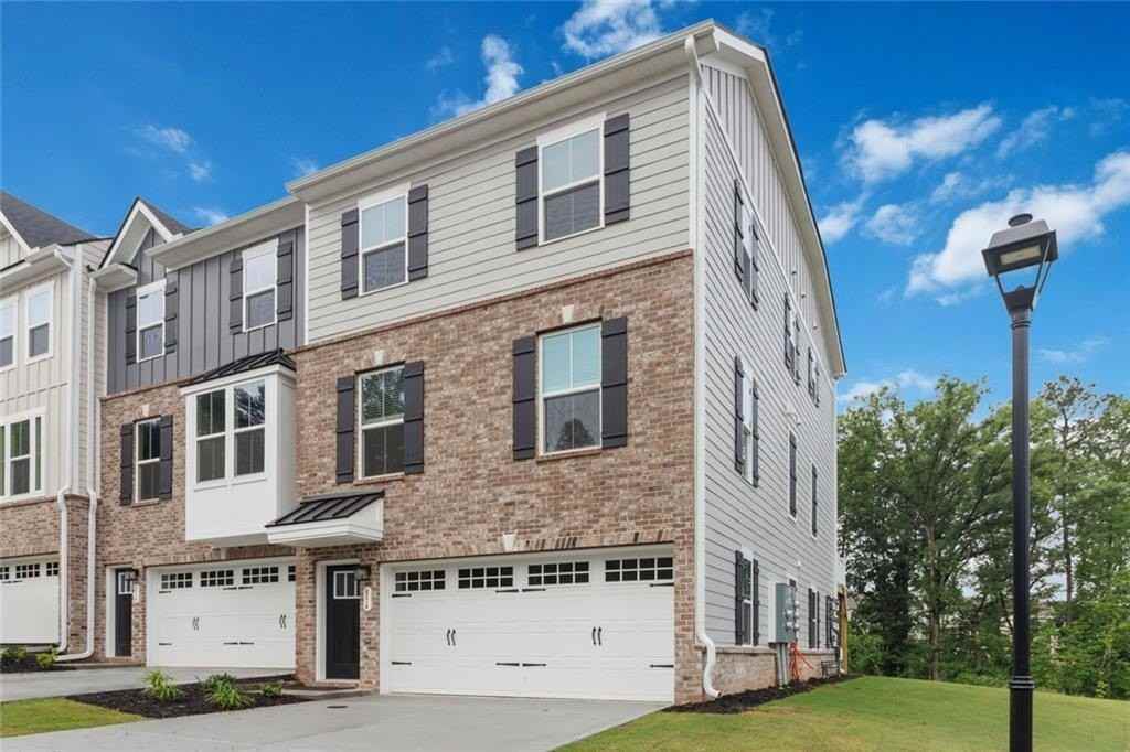 856 Woods Chapel Rd - Photo 3 of 37