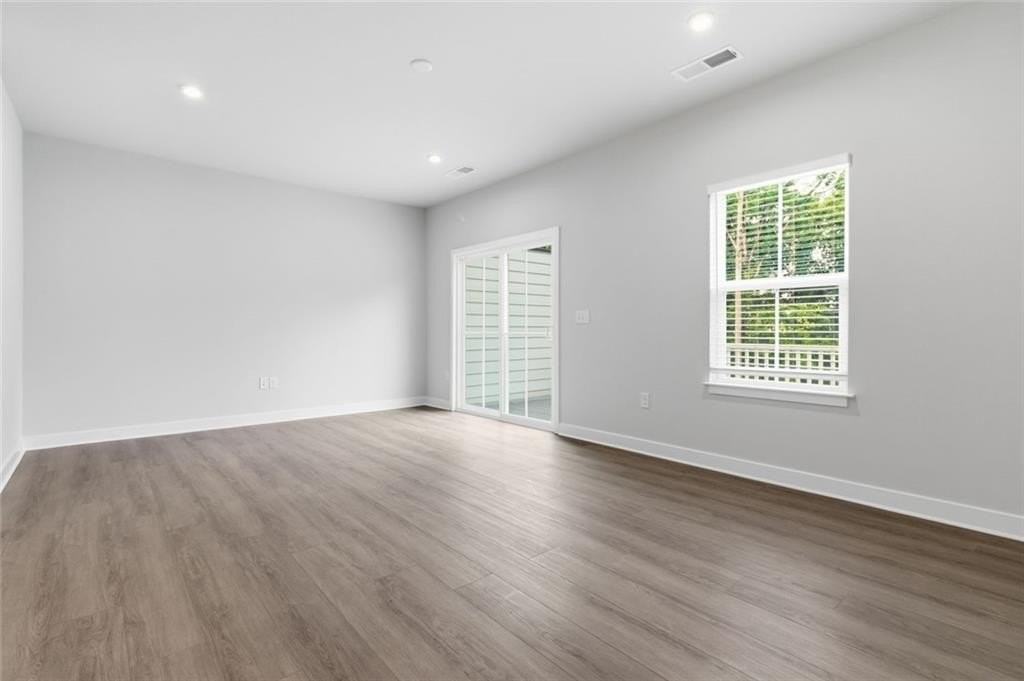 856 Woods Chapel Rd - Photo 7 of 37
