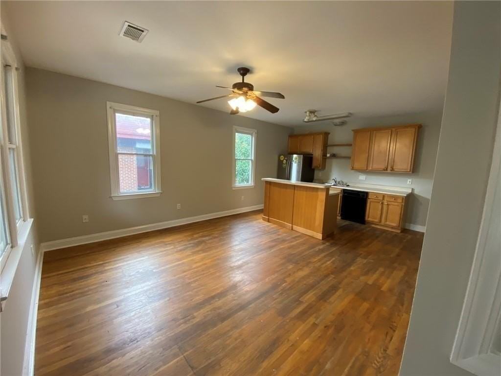 528 Rankin St Ne #B - Photo 2 of 9
