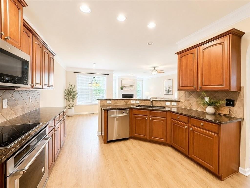 6065 Cameron Pointe - Photo 6 of 22