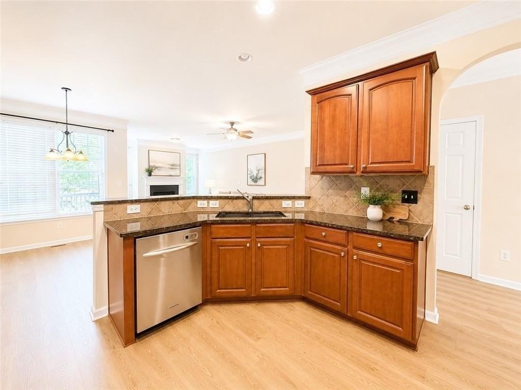 6065 Cameron Pointe - Photo 7 of 22