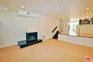 1138 20th St #12 - Photo 3 of 8