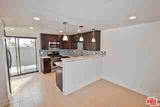 1138 20th St #12 - Photo 7 of 8