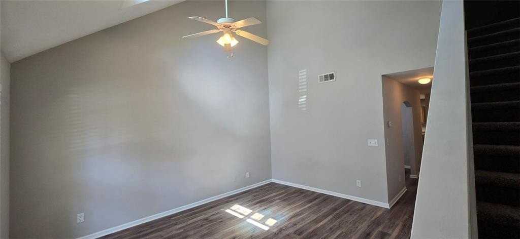 204 Oconee Way - Photo 5 of 31