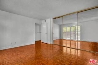 938 5th St #1 - Photo 5 of 7