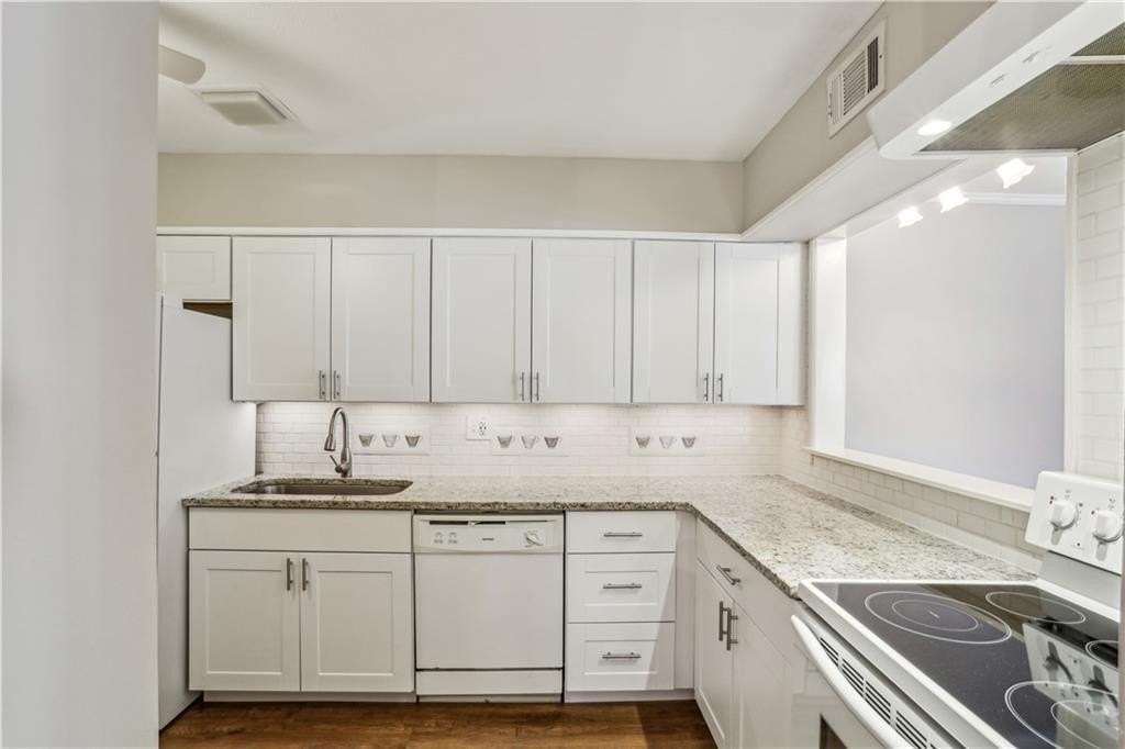 3091 Colonial Way #F2 - Photo 6 of 13
