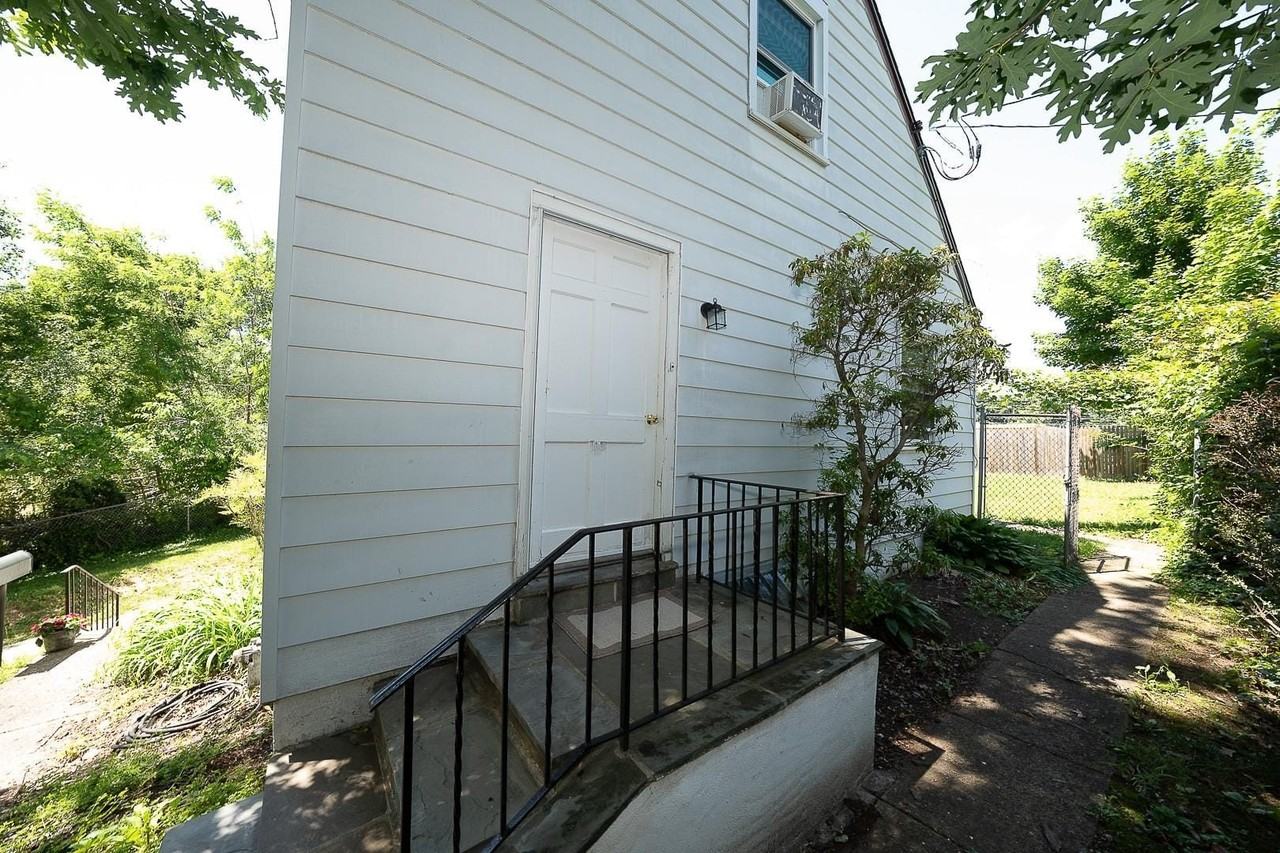 35 Eastwood Rd - Photo 3 of 30