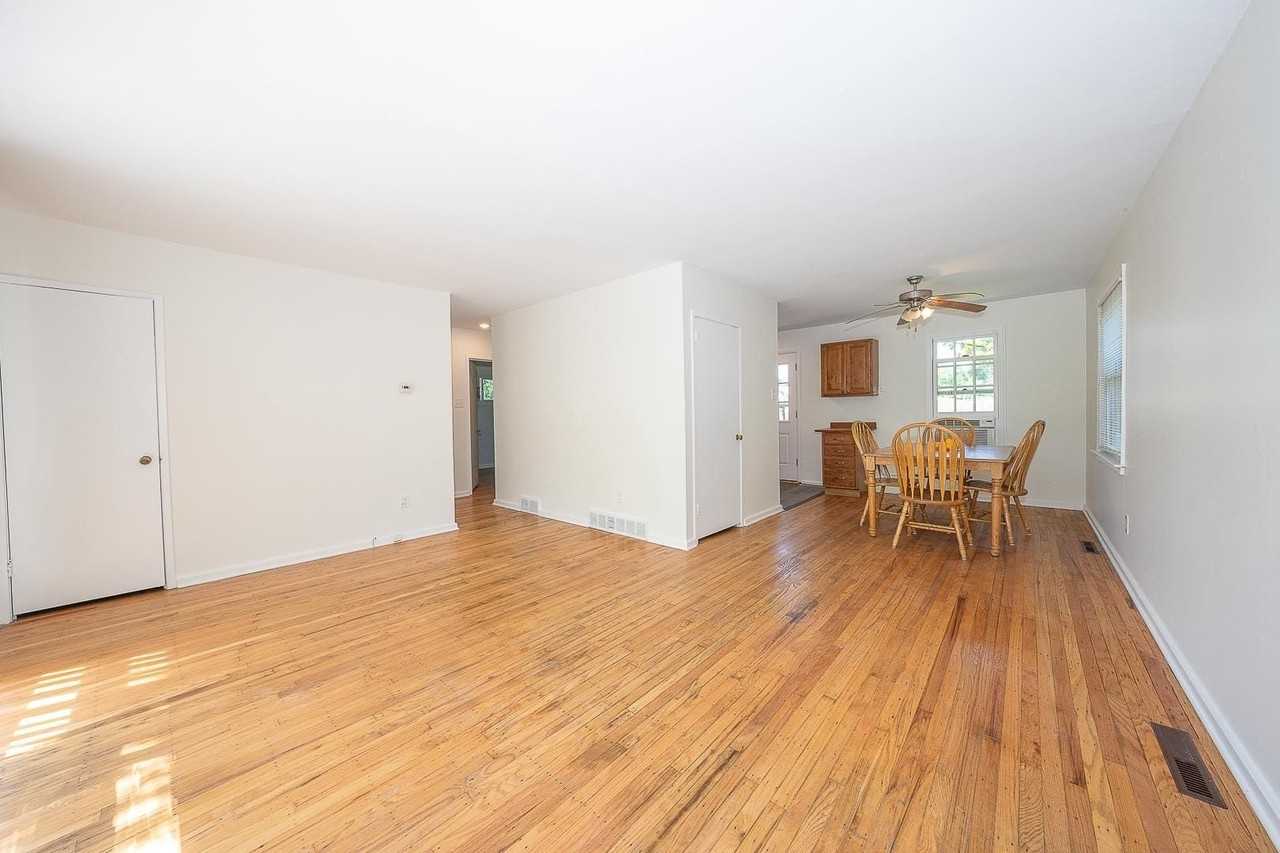 35 Eastwood Rd - Photo 5 of 30