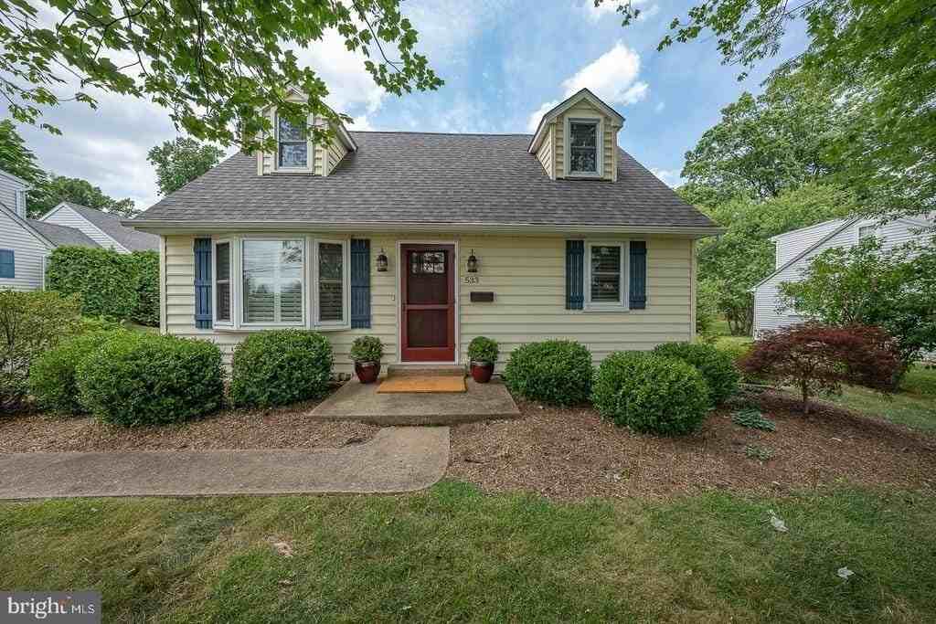 533 Monument Ave - Photo 2 of 36