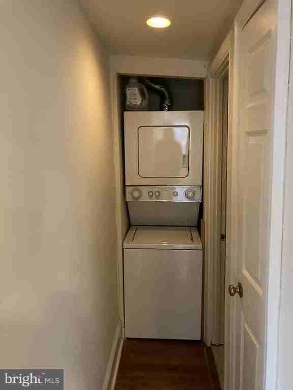 136 South St #B - Photo 3 of 8