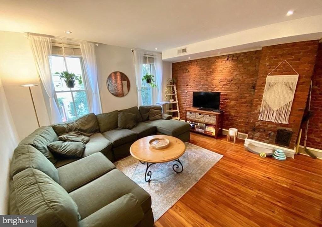 870 N 26th St #2 - Photo 3 of 14