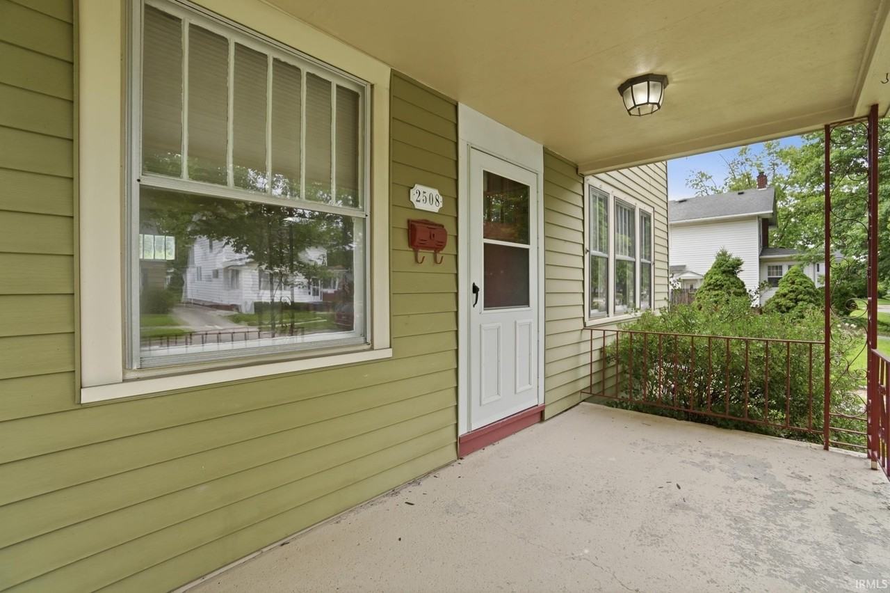 2508 Woodward Ave - Photo 2 of 27