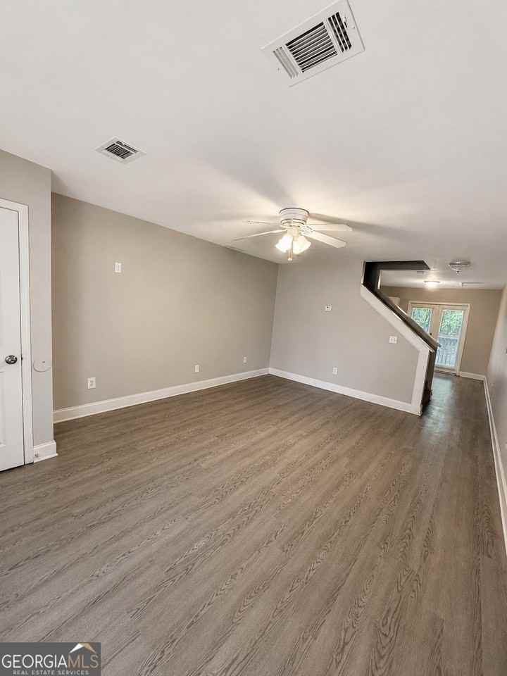 1240 Pinedale Cir Nw - Photo 4 of 11