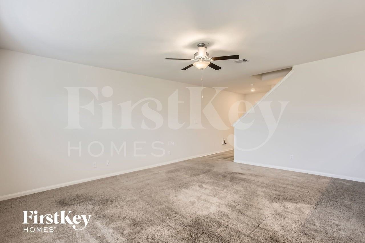 26732 Frost Dr - Photo 6 of 29