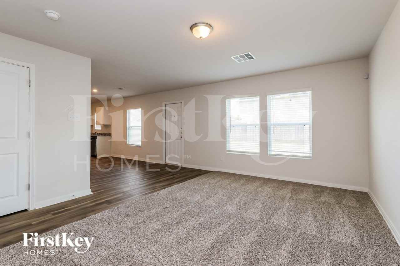 10083 Cerritos Dr - Photo 3 of 19