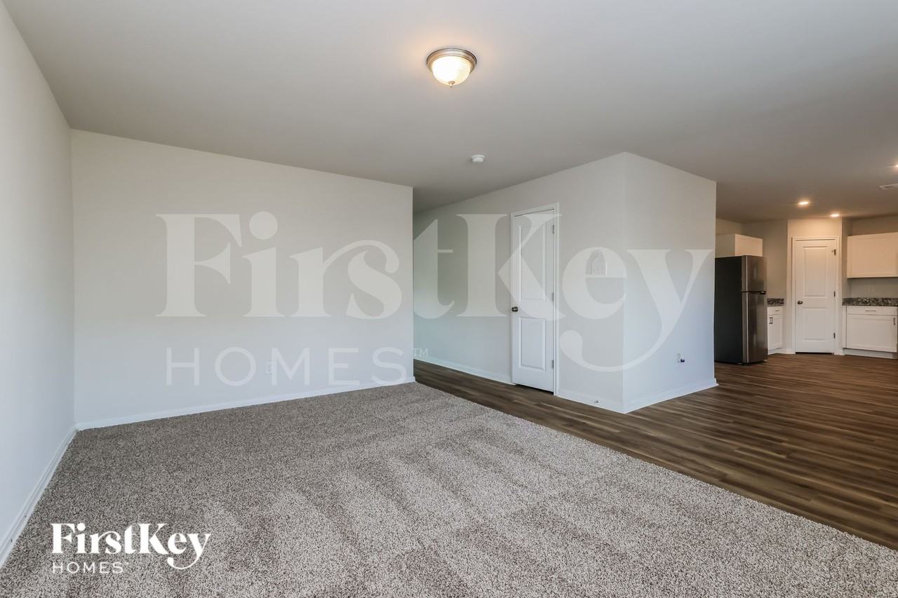 10083 Cerritos Dr - Photo 5 of 19