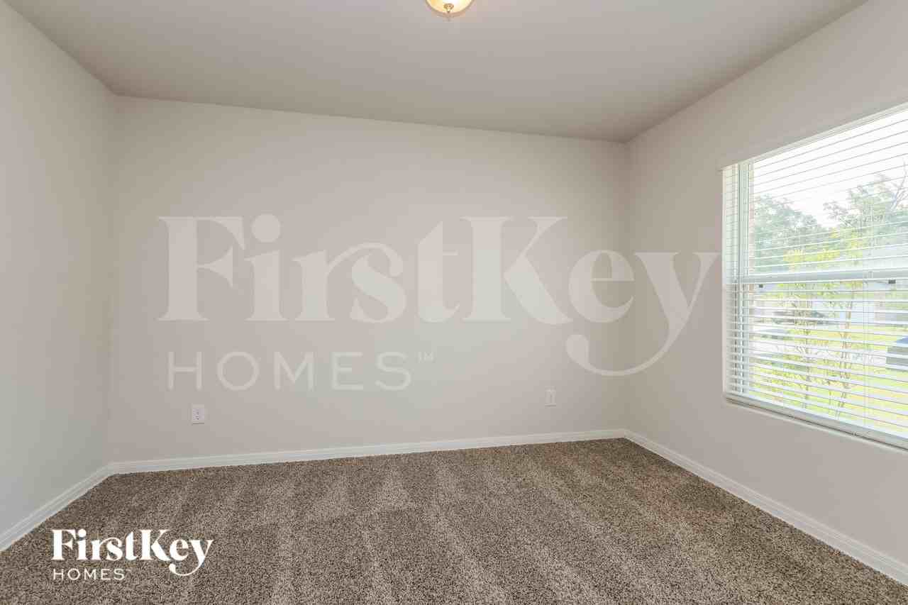 10083 Cerritos Dr - Photo 6 of 19