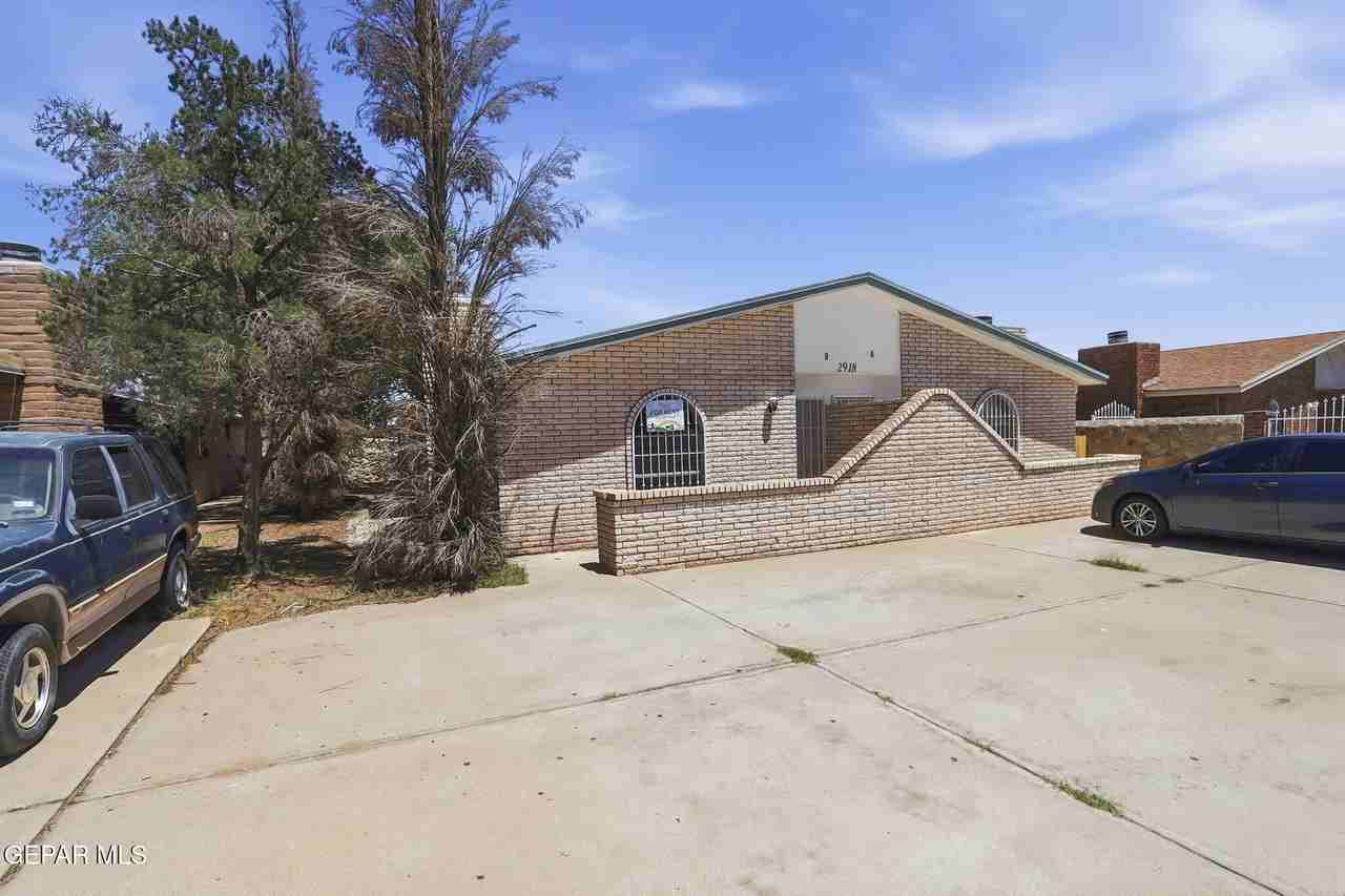 2918 E Glen Dr #B - Photo 2 of 28