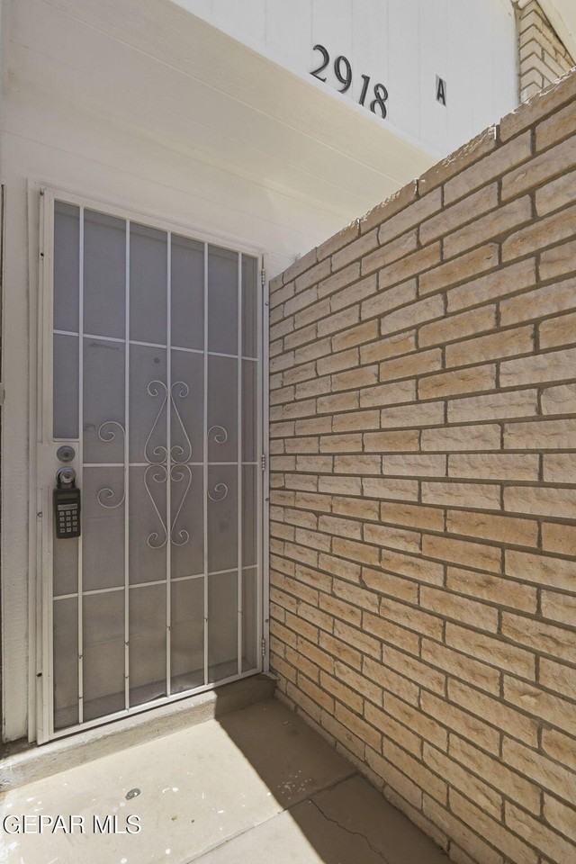 2918 E Glen Dr #B - Photo 4 of 28