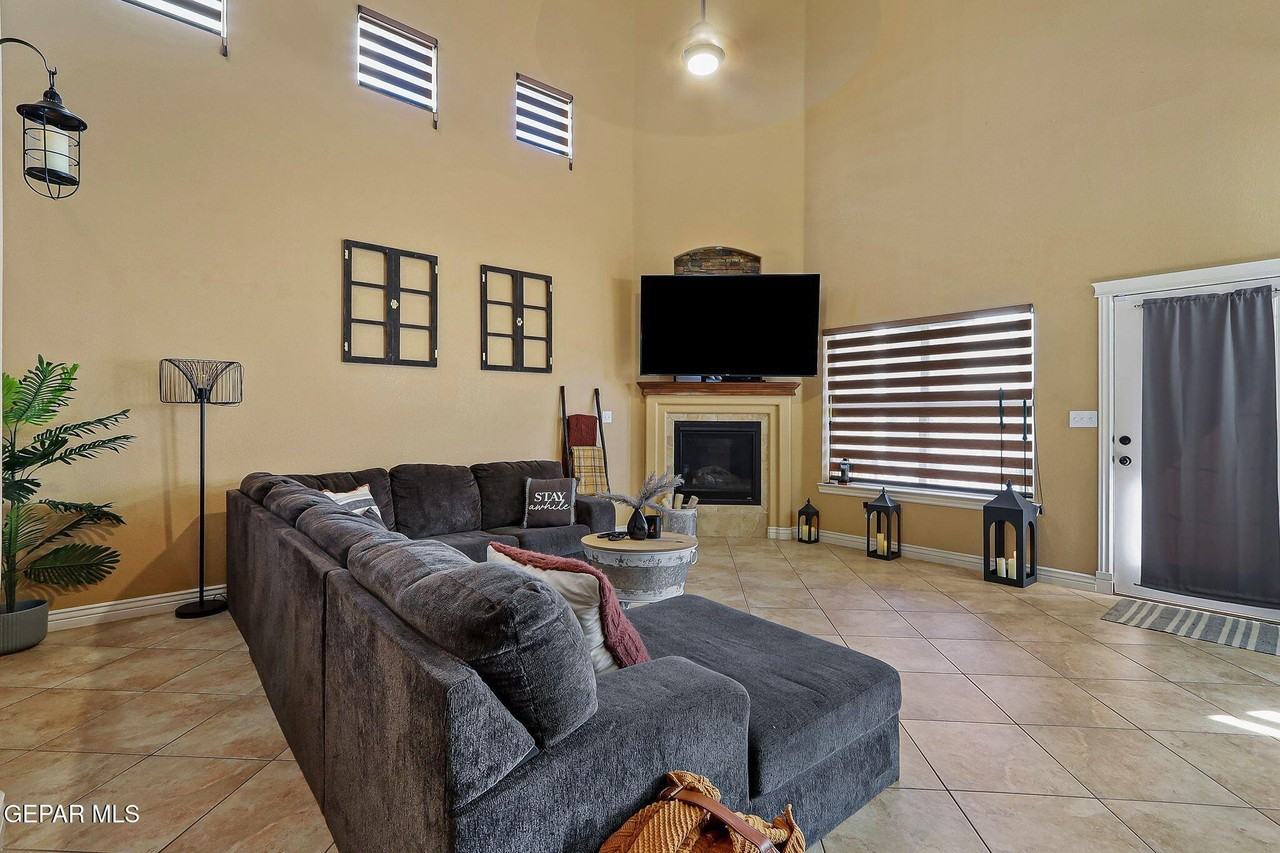 11608 Saint Thomas Way - Photo 5 of 44