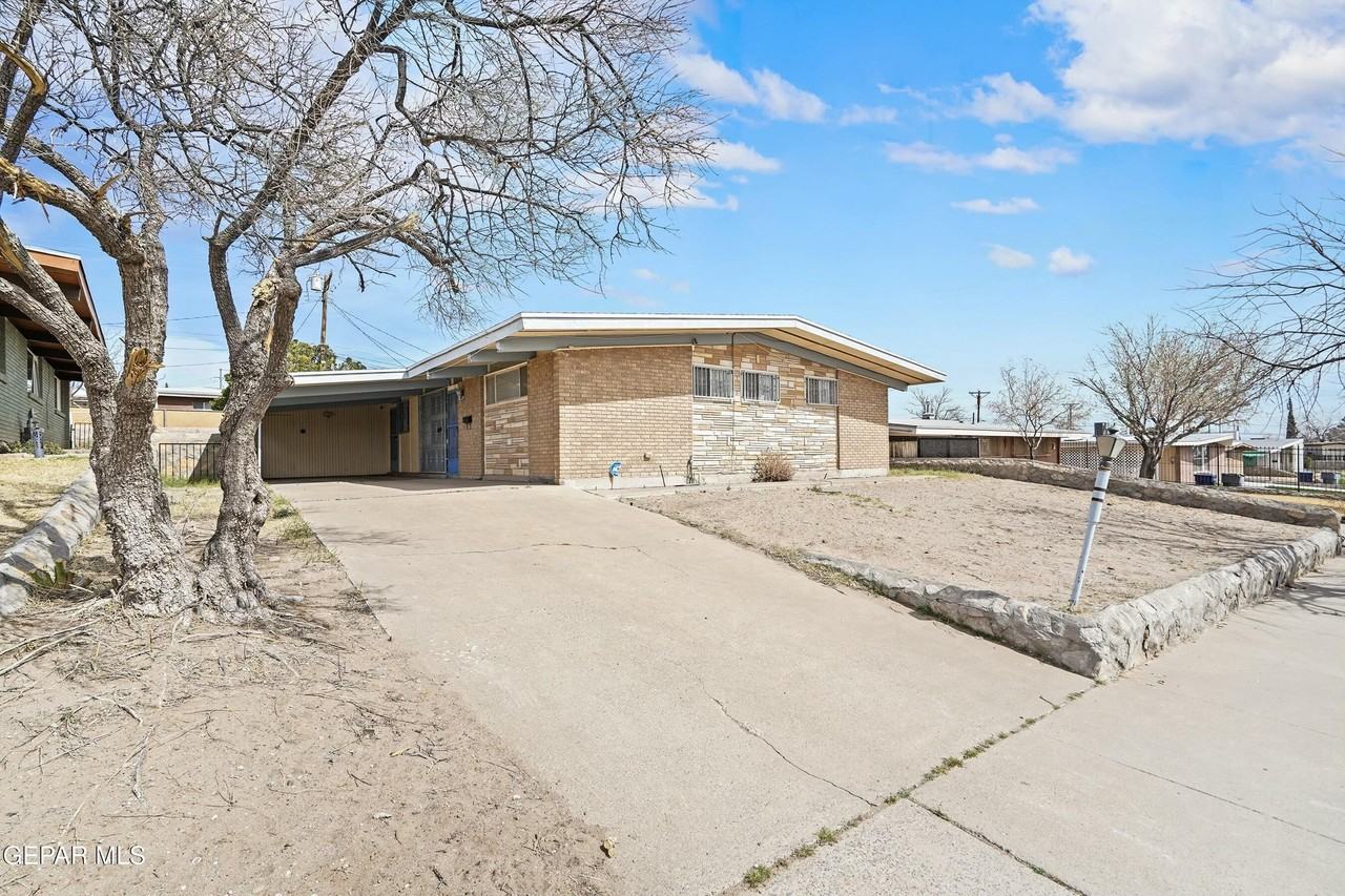5505 Martin Ln - Photo 2 of 31