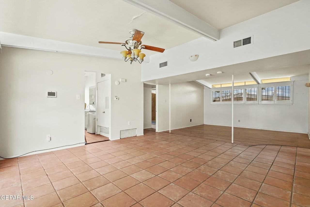 5505 Martin Ln - Photo 6 of 31