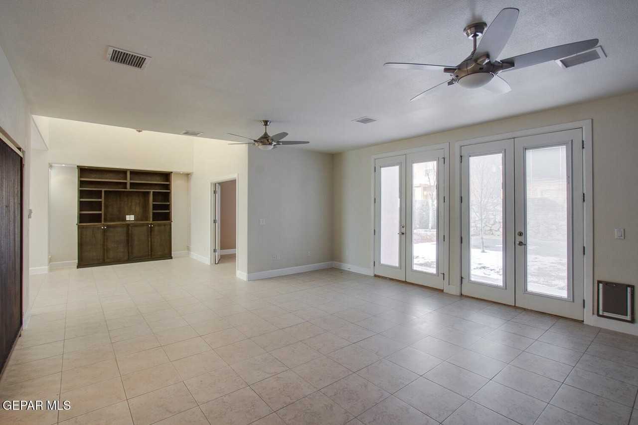 5353 Jack Marcus Dr - Photo 5 of 38
